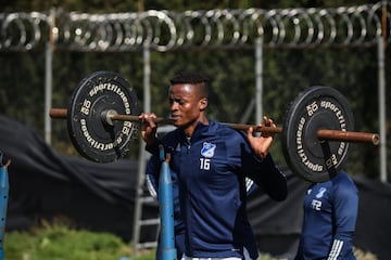 Así fue la primera práctica de campo de Millonarios. Fredy Guarín, Harrison Mojica, Daniel Ruiz y Jader Valencia fueron los protagonistas