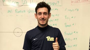 Tras ser apadrinado por el también español, David Villa, el jugador logró estar en el Super Draft de la MLS de 2019 y logró formar parte de la franquicia de Los Ángeles FC, por lo que esta será su primera temporada en la liga estadounidense.