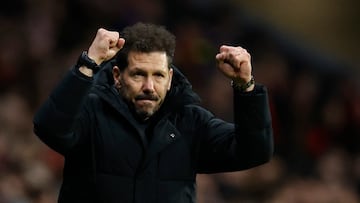 Simeone celebra el gol de Lino en el Atl¨¦tico-Lazio (2-0)