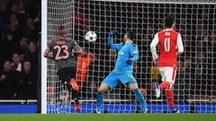 David Ospina y Arsenal vuelven a ser goleados ante Bayern
