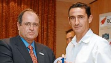 <b>CONFIRMACIÓN. </b>Monchi avaló la continuidad de Jiménez y los consejeros lo ratificaron en el cargo.