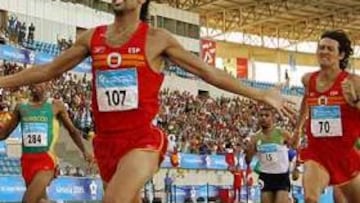 <b>DOBLETE.</B> En los 800 metros los españoles Reina y Barrios han logrado el oro y la plata.