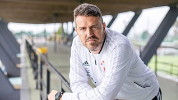 &Oacute;scar posa para AS tran un entrenamiento en A Madroa durante su etapa en el Celta.