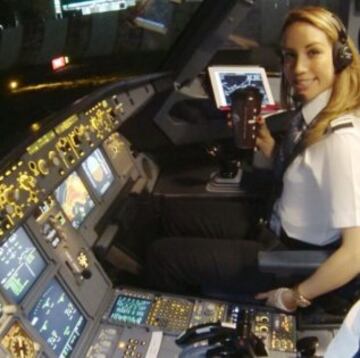 Alejandra Manríquez en pleno vuelo 