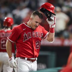 How many seasons has Mike Trout hit 30-plus home runs?