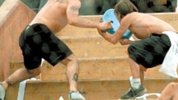 <b>VIOLENCIA. </b>La Policía disparó pelotas de goma a los radicales.