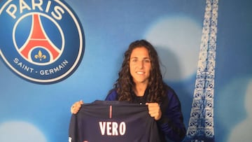 Vero Boquete posa con la camiseta del Paris Saint Germain