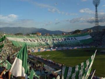 Atanasio Girardot: El estadio de Atlético Nacional de Medellín fue sede de la Copa América 2001 y el Mundial Sub 20 del 11. En ambos certámenes, la escuadra local se alzó como campeón. Tratándose de Copa Libertadores, albergó la final de 1995, cuando en la vuelta el elenco verde derrotó a Gremio; pero no pudo levantar el título.