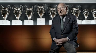 El jugador que más finales ha disputado de la historia, desde la primera edición en 1955 ha sido Paco Gento con un total de 8 finales
