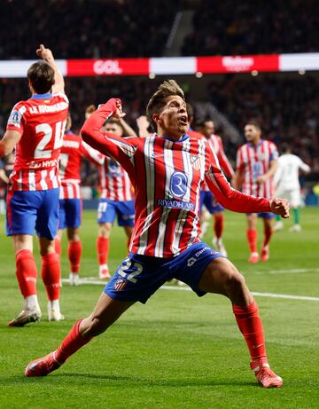 2-0. Giuliano Simeone celebra su segundo gol que marca en el minuto 16 de partido. Doblete del jugador argentino.