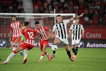 El Almería supera su fantasma del pasado y diluye el efecto Pablo Hernández