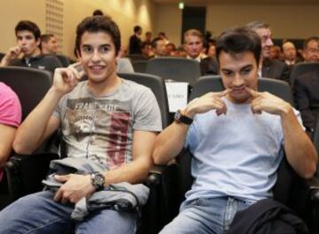 Los pilotos de Honda durante el acto.