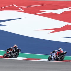 Maverick arrolla y repiten podio Márquez y Martín