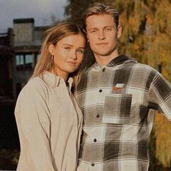 Mikky, la novia de De Jong, la primera en felicitarle: "Jugarás en el club de tus sueños"