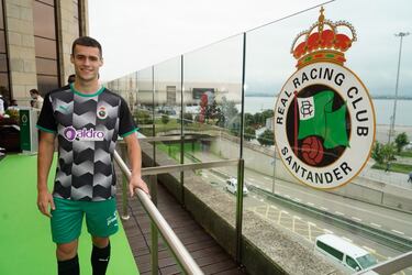 El Racing se raya antes de empezar la temporada