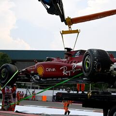 Sainz sigue donde lo dejó pero Leclerc estrella el otro Ferrari