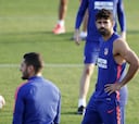 Costa protagonista del entrenamiento del Atlético