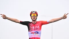 Arensman evita el triplete de Pogacar