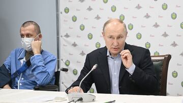 Russian President Vladimir Putin meets with service members, who were wounded in the course of a conflict in Ukraine, as he visits the A.A. Vishnevsky Central Military Clinical Hospital of Russia's Ministry of Defence on the outskirts of Moscow, Russia, January 1, 2024. Sputnik/Kristina Kormilitsyna/Pool via REUTERS ATTENTION EDITORS - THIS IMAGE WAS PROVIDED BY A THIRD PARTY.