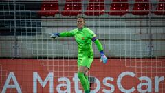 Sandra Paños paró dos penaltis ante el Benfica.