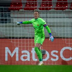 Paños aviva el debate