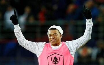 Dijon v Paris St Germain - Stade Gaston Gerard, Dijon, France - February 12, 2020 Paris St Germain's Kylian Mbappe during the warm up before the match