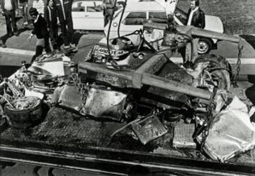 Un desgraciado accidente estuvo a punto de quitarle la viad al piloto austriaco de Fórmula 1 Niki Lauda, campeón en 1975. Se disputaba en GP de Alemania y Lauda tenía ya medio Mundial en el bolsillo cuando sufrió un faltal accidente y quedó preso de las llamas de su coche. Tras debartirse entre la vida y la muerte, Niki Luda se recuperó, volvió a los circuitos y ganaría dos Mundiales más, en 1977 y 1984