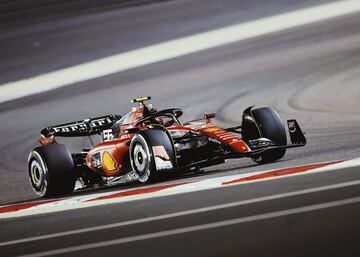 Carlos Sainz durante la carrera de Fórmula 1 del Gran Premio de Bahréin en el circuito de Sakhir.