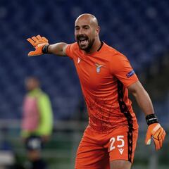 Pepe Reina se mete en el podio de jugadores con más partidos en competiciones europeas