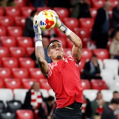 El regreso de Padilla desemboca en la amenaza sin poder fichar hasta 2028