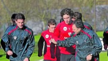 <b>URGE VOLVER A GANAR. </b>Los rojiblancos no disfrutan de un triunfo en Liga desde el pasado enero, cuando ganaron al Málaga.