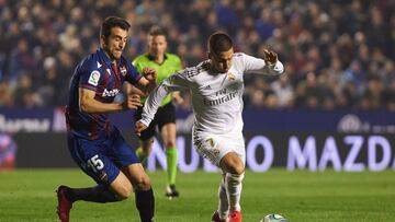 Sergio Postigo of Levante and Eden Hazard of Real Madrid during the La Liga Santander match between Levante and Real Madrid at Estadio Ciutat de Valencia on February 22, 2020 in Valencia, Spain
 
 Maria Jose Segovia / AFP7 / Europa Press
 22/02/2020 ONLY 