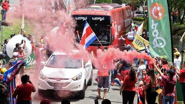 Los costarricenses partieron de su país para ir con todo por el objetivo de meterse nuevamente a una Copa del Mundo. Jugarán ante Nueva Zelanda el 14 de junio.