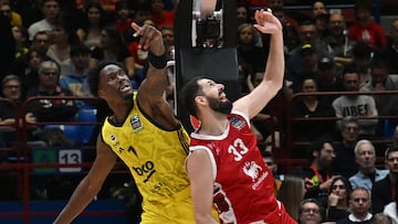 Nigel Hayes y Nikola Mirotic -