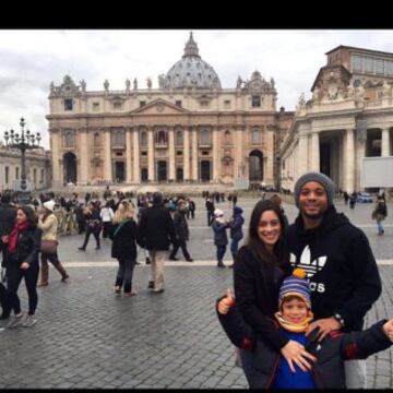 Marcelo junto a su pareja e hijo.