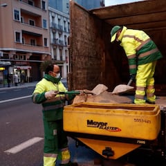 ¿Por qué se echa sal en aceras y carreteras cuando nieva?
