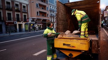 ¿Por qué se echa sal en aceras y carreteras cuando nieva?