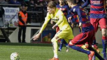 Samu Castillejo frente al Barcelona. 