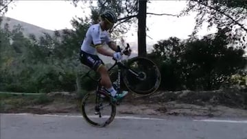 Peter Sagan se luce en modo trial con su bici de carretera