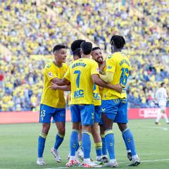 Las Palmas y Villarreal buscan su sábado de resurrección