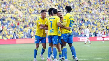 Las Palmas y Villarreal buscan su sábado de resurrección