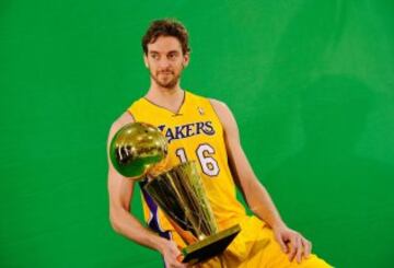 Pau llegó a Los Angeles Lakers en 2008. Con el conjunto angelino ganó dos anillos de la NBA, el 2009 y 2010.