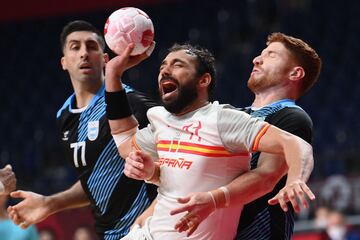 España cierra la primera fase con un triunfo fácil sobre Argentina (36-27) y espera a la noche de Tokio para conocer su rival de cuartos, que depende del Suecia-Dinamarca.