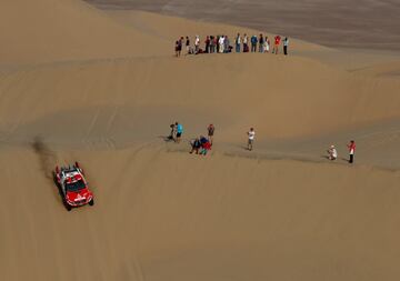 Tercera etapa entre San Juan de Marcona y Arequipa. Los peruanos Francisco León y Tomas Hirahoka.