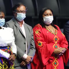 Quién se presenta a candidato para Pacto Histórico, Coalición Centro Esperanza y Equipo por Colombia