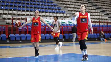 03/02/20 ENTRENAMIENTO SELECCION FEMENINA BALONCESTO 
 LAIA PALAU MARTA XARGAY 