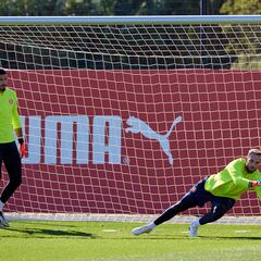 Pau López dice adiós al Girona