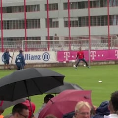 Llega herido y dispuesto a todo: el hat-trick de Coutinho para impresionar en su primer día