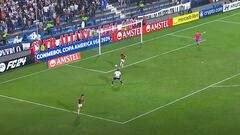 Pavez comete un error brutal y Colo Colo recibe el gol más absurdo del último tiempo