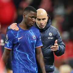 Moisés Caicedo, el mejor del Chelsea ante el Manchester United